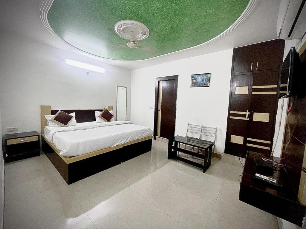 Premium Boston Rooms Family Hotel Agra  Kültér fotó